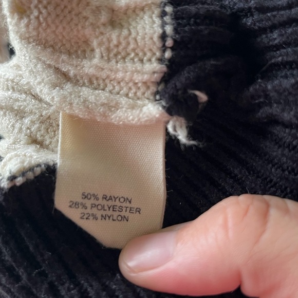 Marled Cream and Black Long Sleeve Cable Knit Cardigan Medium - Picture 6 of 6